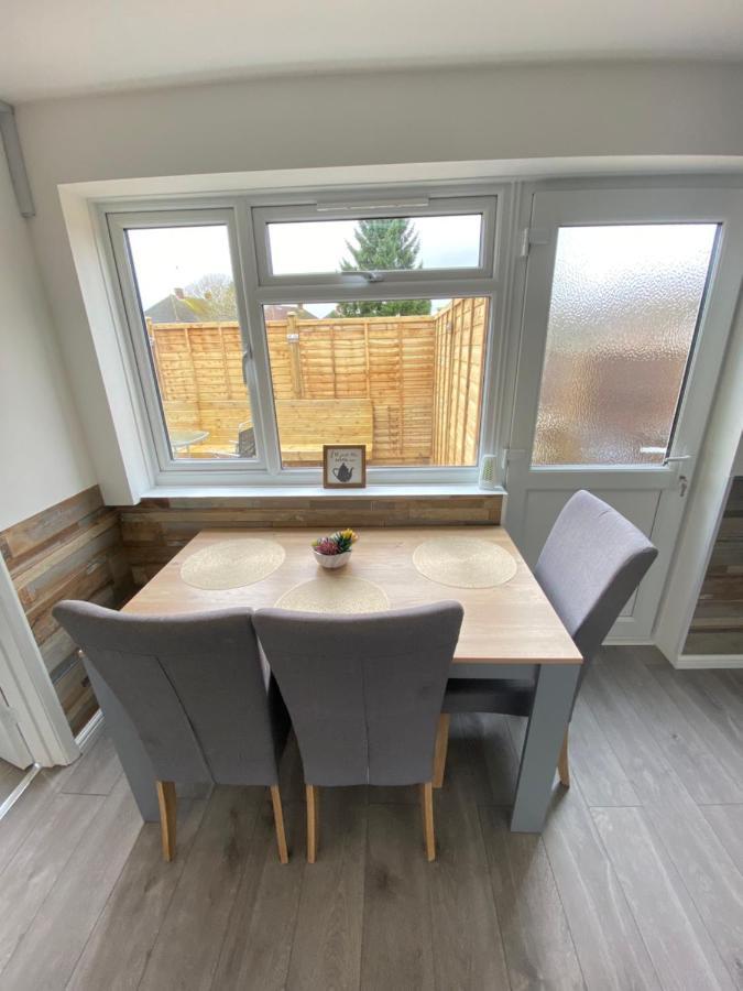 Gatwick Studio Horley Eksteriør bilde