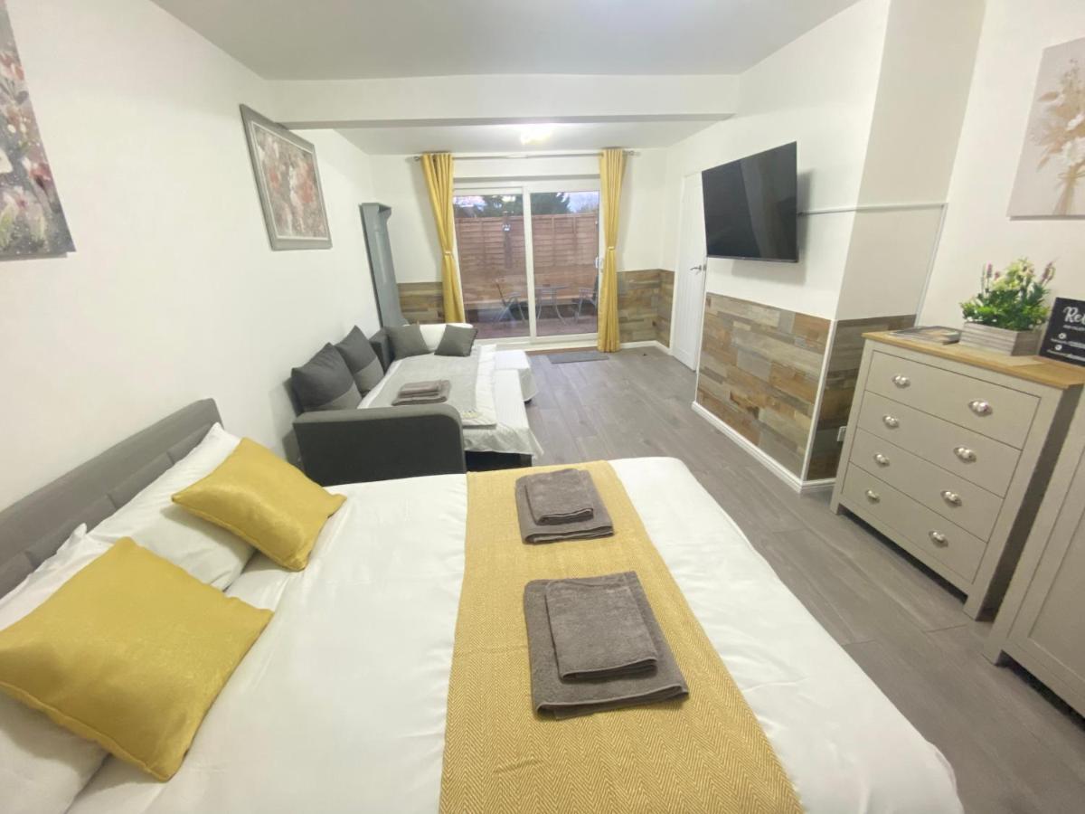 Gatwick Studio Horley Eksteriør bilde